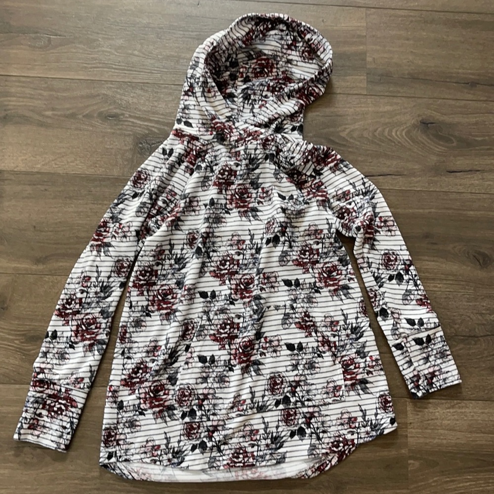 Lularoe Amber hooded sweatshirt